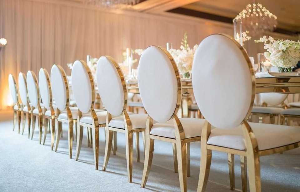 3 scaune horeca tapițate cu care să atragi atenția mirilor în 2021-2022